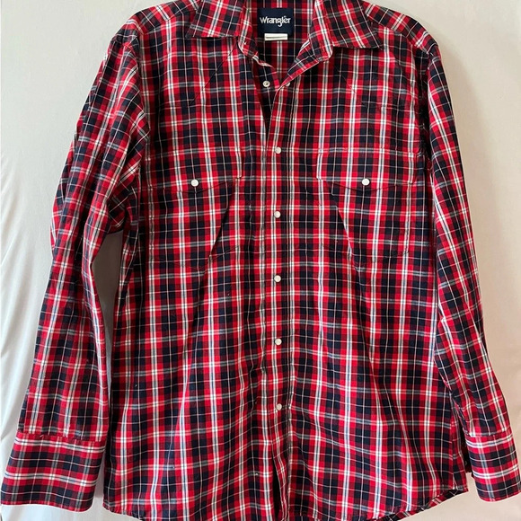 Wrangler Men’s Long Sleeve Pearl Button Navy Blue and Red Plaid Shirt Size Med - Picture 1 of 4